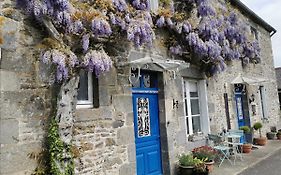 'Les Portes Bleues' Chambres D'Hotes